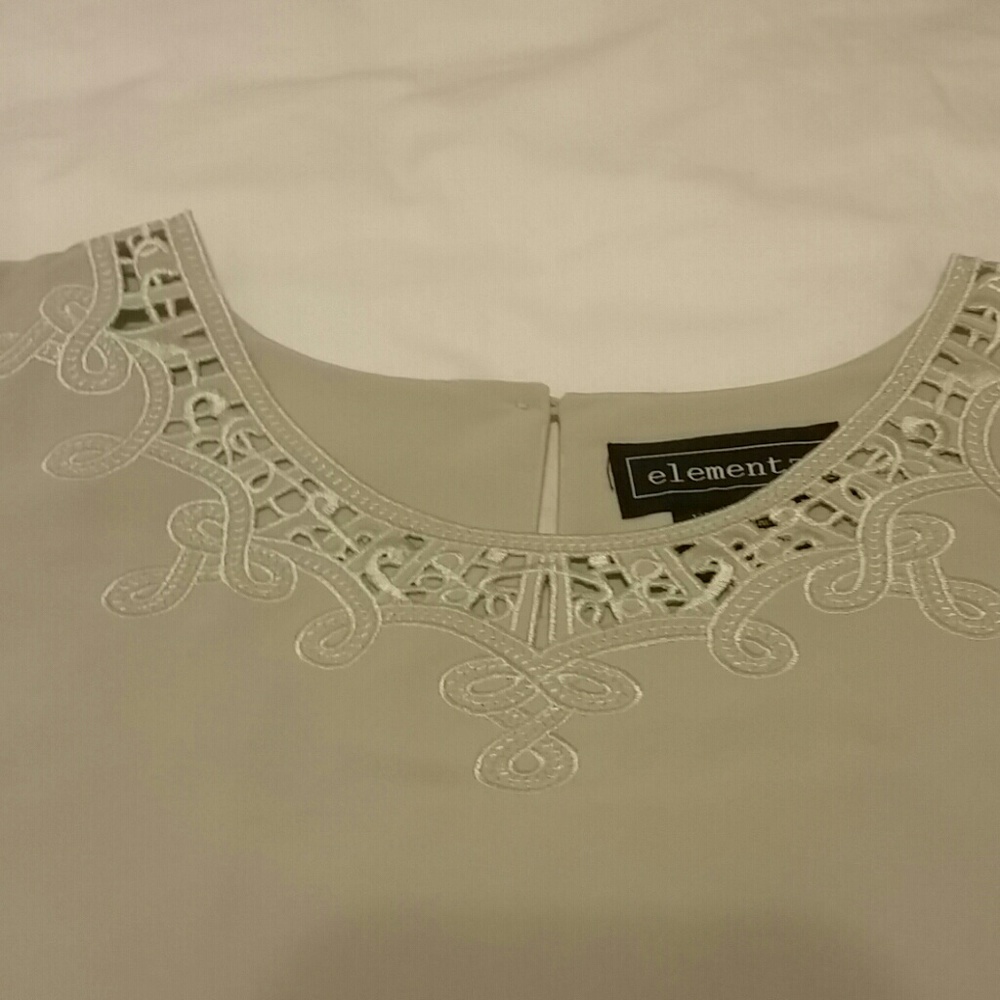 Blouse - Picture 2 of 3